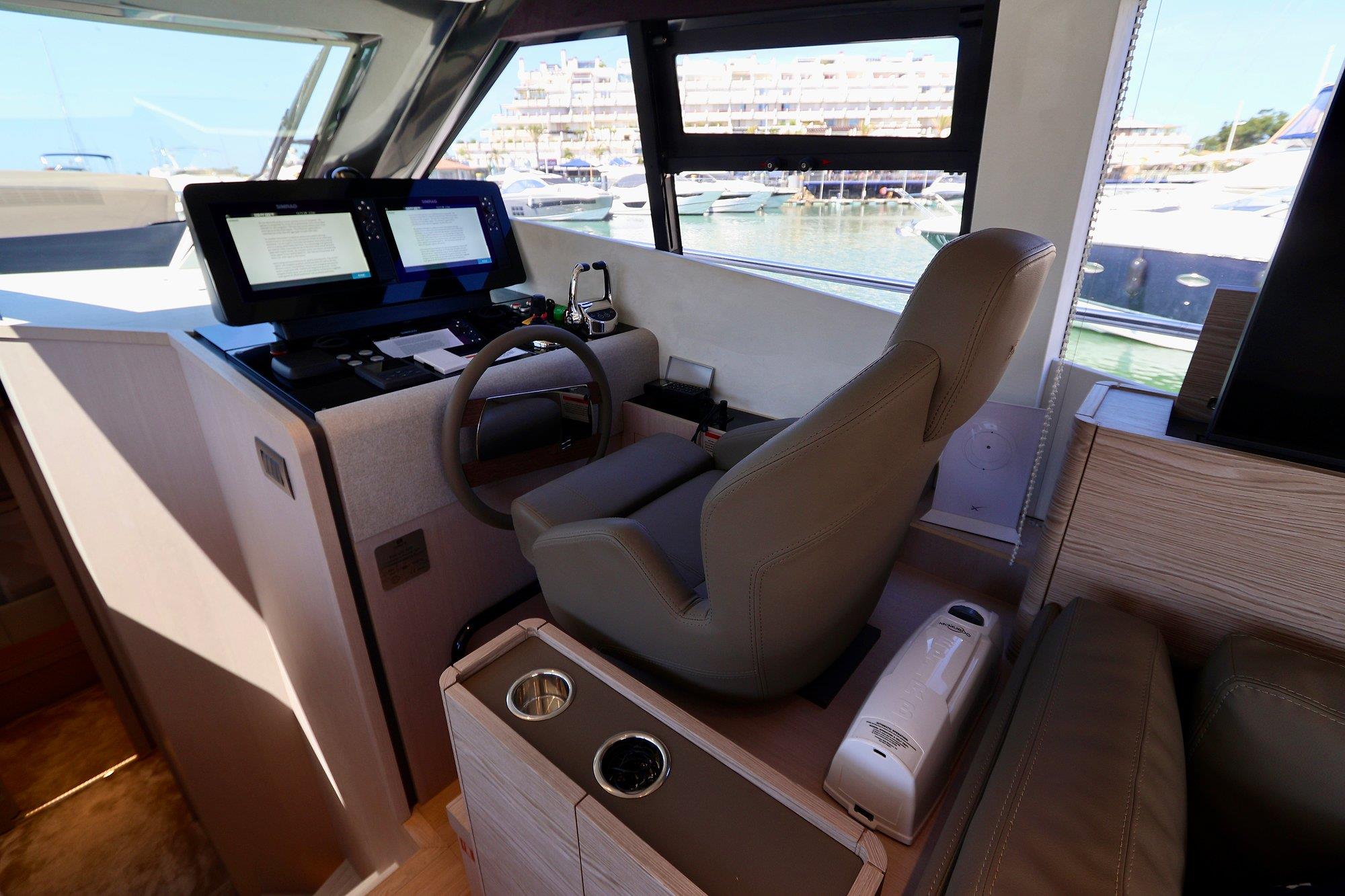 2023 FERRETTI YACHTS 500 